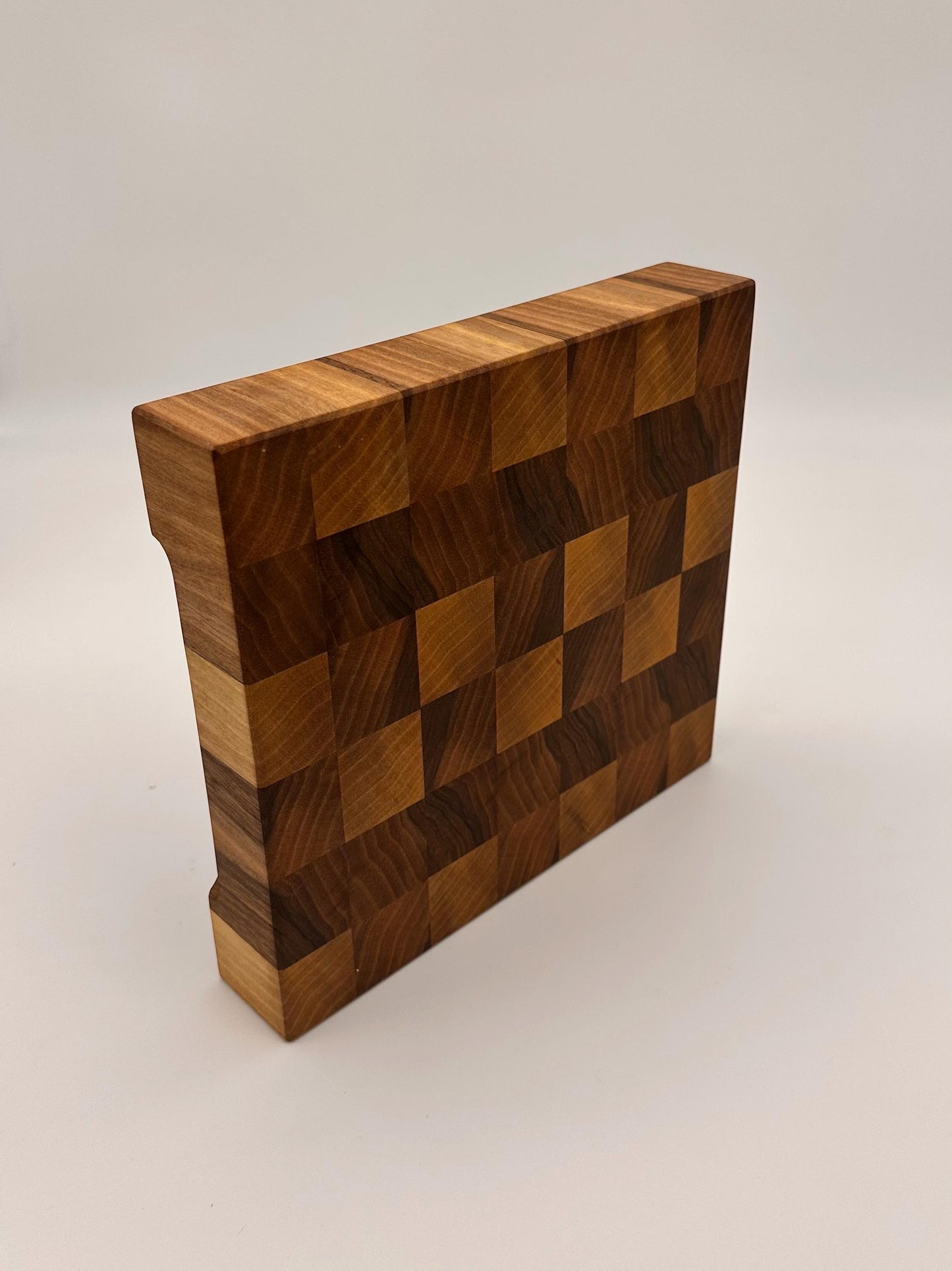 Stirnholz Schneidebrett aus Nussbaum | Mini Hackblock | Handgefertigt | 25x23x5 cm | Robust & langlebig | Küchenbrett aus Massivholz