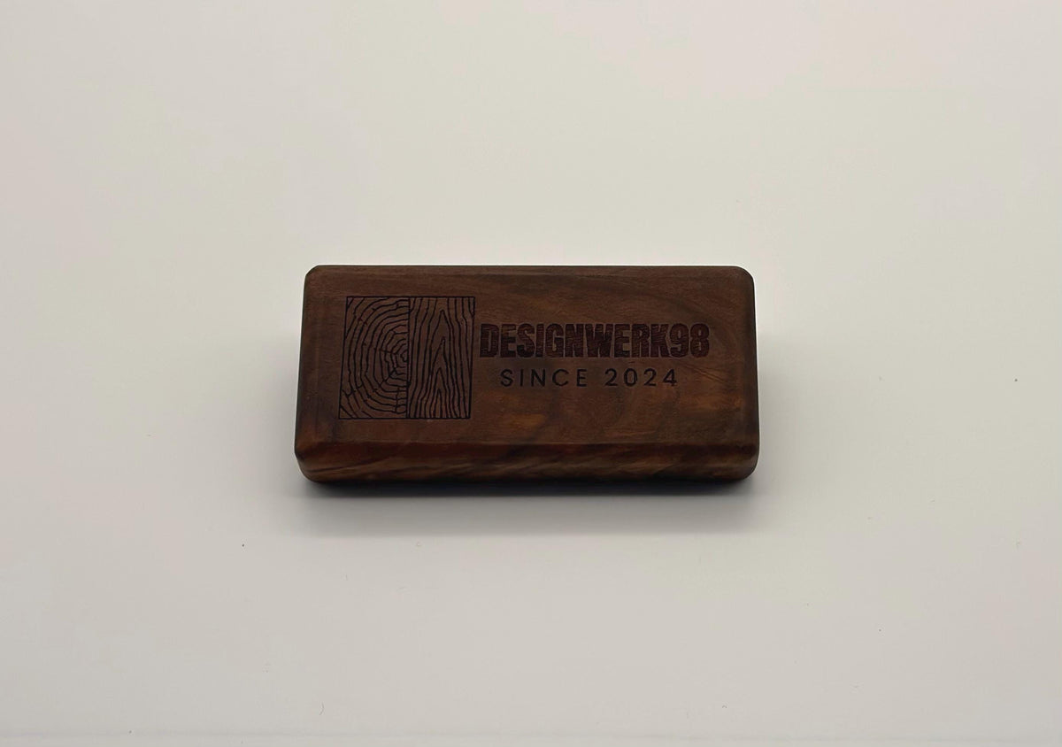 Stilvoller Walnussholz Flaschenöffner mit individueller Gravur – Ein besonderes Geschenk!