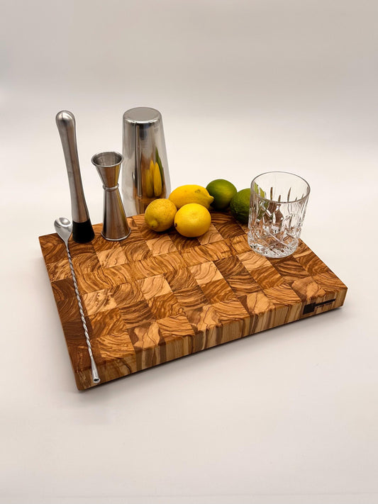 Schneidebrett Olivenholz Stirnholz handgefertigt | Massives Servierbrett 37x27cm | Hochwertiges Geschenk für Köche & Grillfans | Unikat